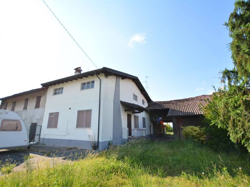 casa indipendente in vendita a Pieve Porto Morone