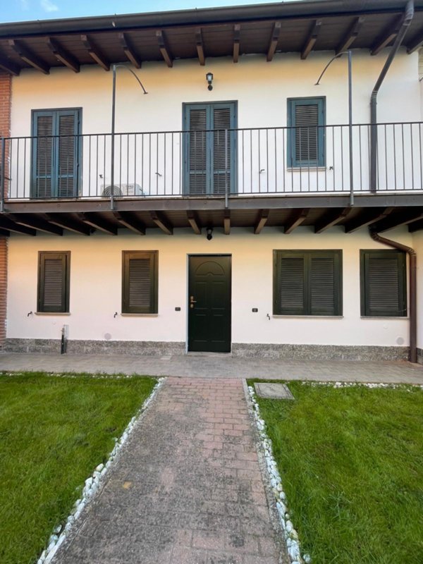 casa indipendente in vendita a Pieve Porto Morone