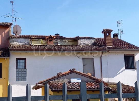casa indipendente in vendita a Pieve Porto Morone