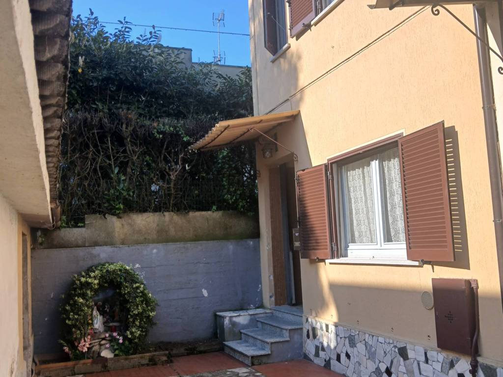 casa indipendente in vendita a Pieve Porto Morone