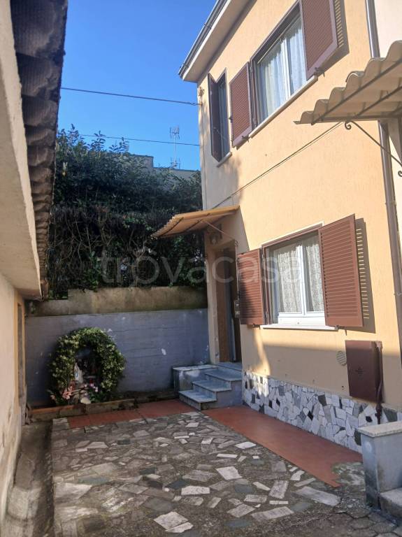 casa indipendente in vendita a Pieve Porto Morone