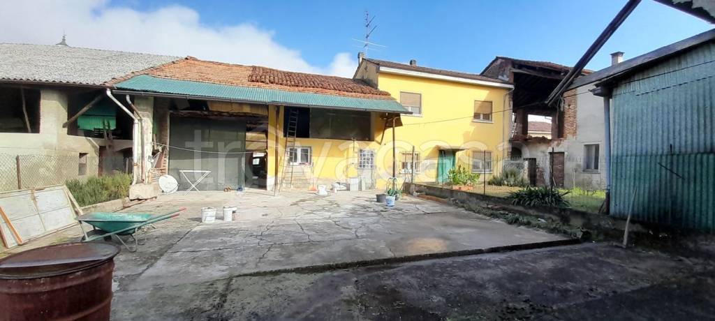 casa indipendente in vendita a Pieve Porto Morone