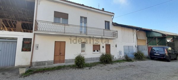 casa indipendente in vendita a Pieve Porto Morone