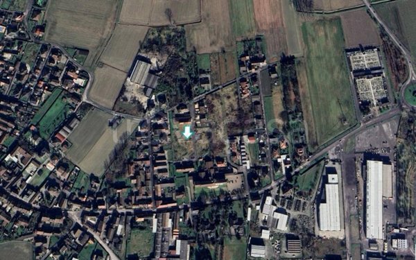 terreno edificabile in vendita a Pieve Porto Morone