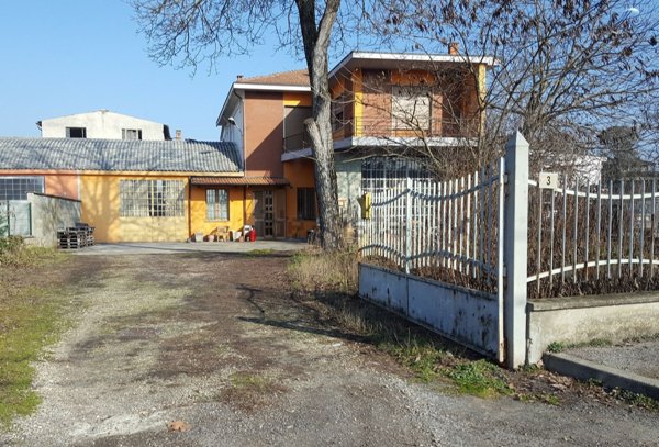 appartamento in vendita a Pieve Porto Morone