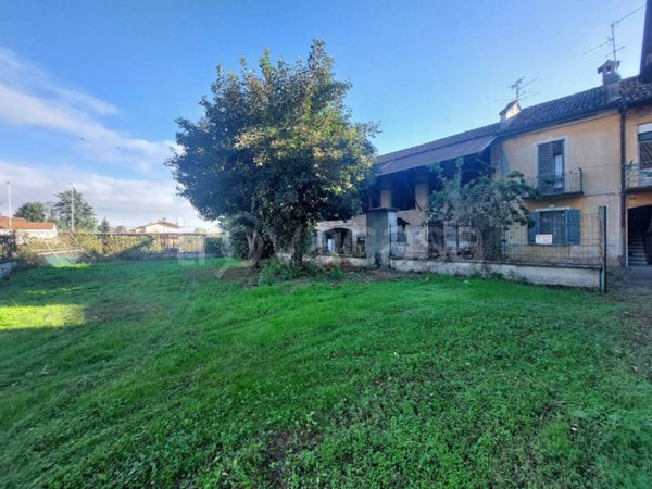 casa indipendente in vendita a Pieve Porto Morone