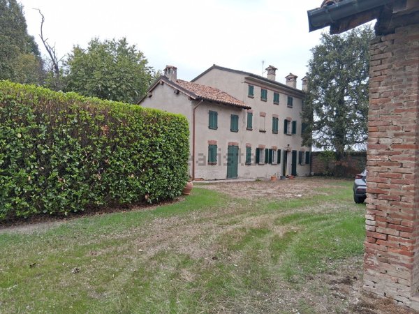 casa indipendente in vendita a Pieve Porto Morone