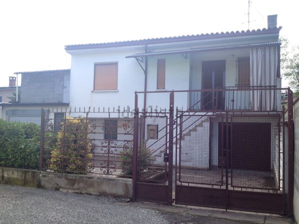 appartamento in vendita a Pieve Porto Morone