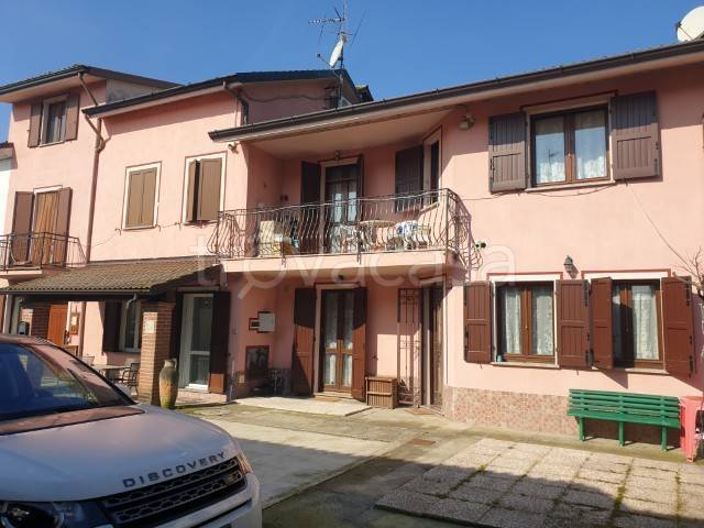 casa indipendente in vendita a Pieve Porto Morone