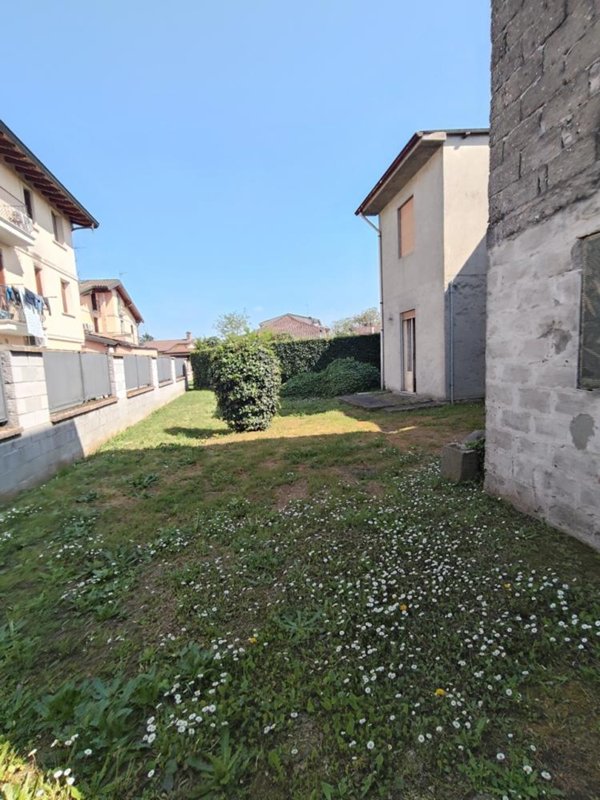 casa indipendente in vendita a Pieve Porto Morone