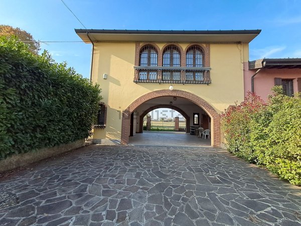 appartamento in vendita a Pieve Porto Morone
