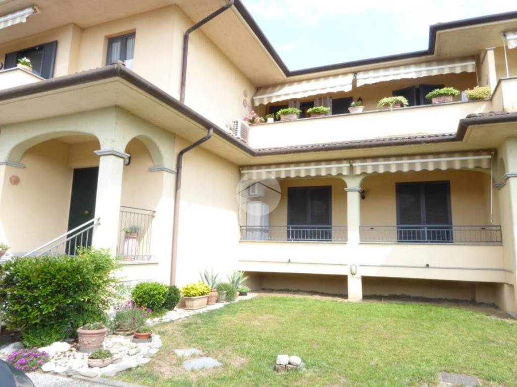 appartamento in vendita a Pieve Porto Morone