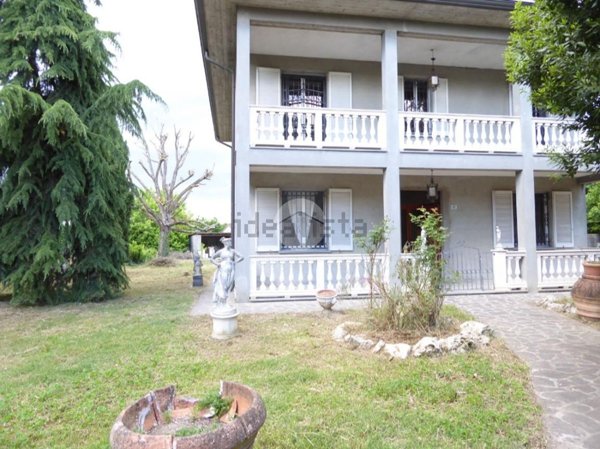 casa indipendente in vendita a Pieve Porto Morone