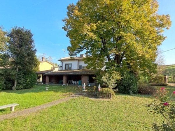 casa indipendente in vendita a Pieve Porto Morone