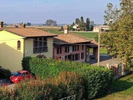 casa indipendente in vendita a Pieve Porto Morone