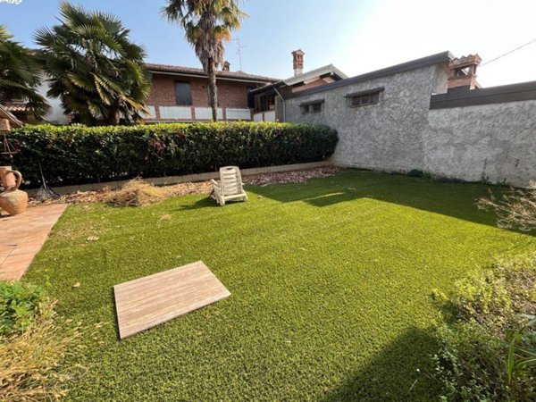 casa indipendente in vendita a Pieve Porto Morone