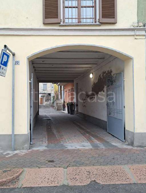 appartamento in vendita a Pieve Porto Morone in zona Mezzano