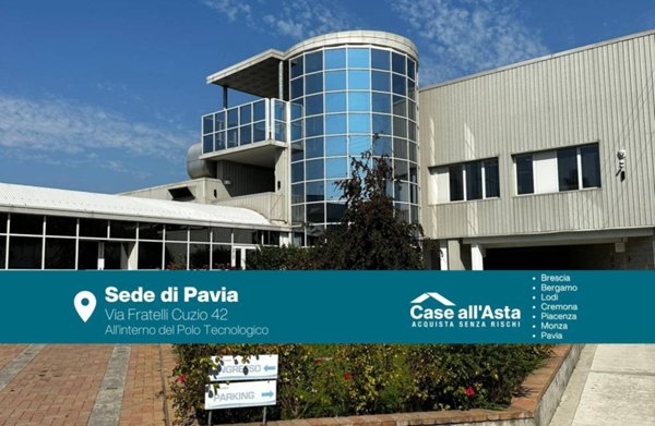locale commerciale in vendita a Pieve Porto Morone in zona Mezzano