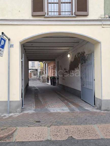 appartamento in vendita a Pieve Porto Morone in zona Mezzano