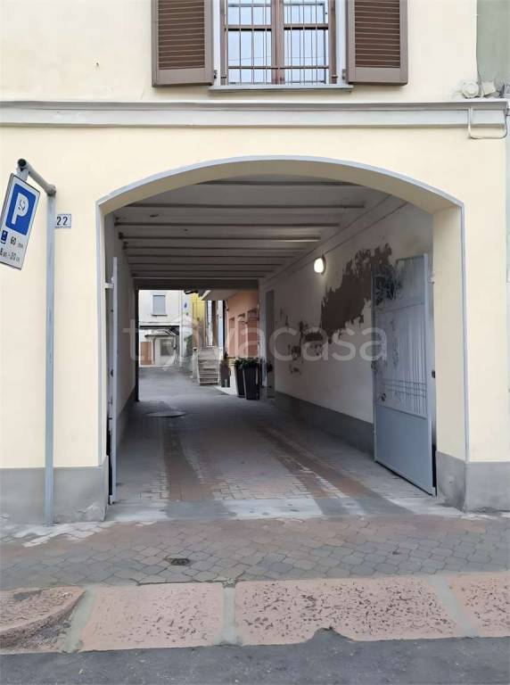 appartamento in vendita a Pieve Porto Morone in zona Mezzano