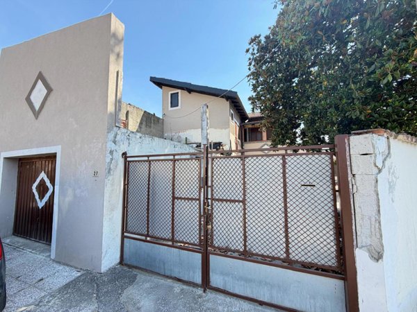 casa indipendente in vendita a Pieve Porto Morone