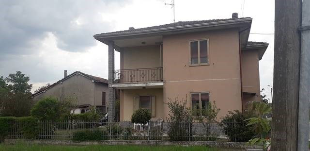 casa indipendente in vendita a Pinarolo Po