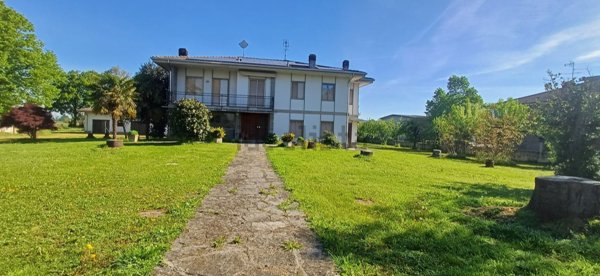 casa indipendente in vendita a Pinarolo Po