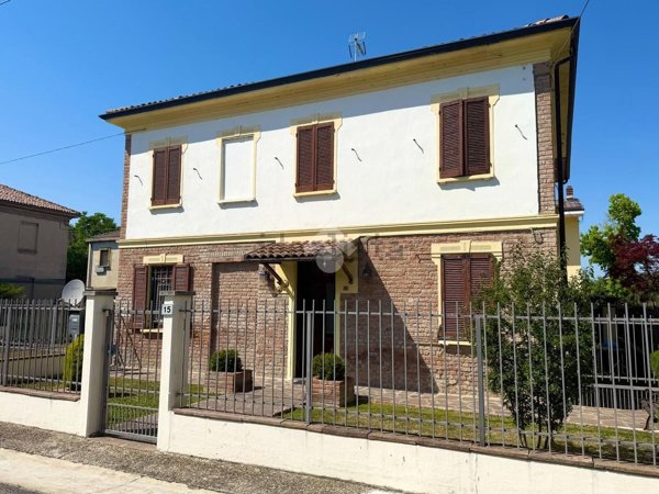 casa indipendente in vendita a Pinarolo Po in zona Castellazzo Depretis