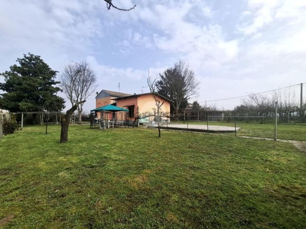 casa semindipendente in vendita a Pizzale