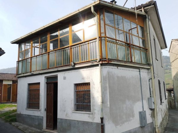 casa indipendente in vendita a Ponte Nizza in zona Casa Selvino