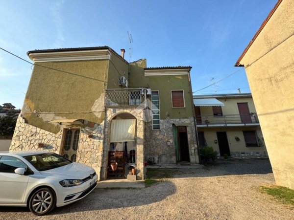 casa indipendente in vendita a Portalbera