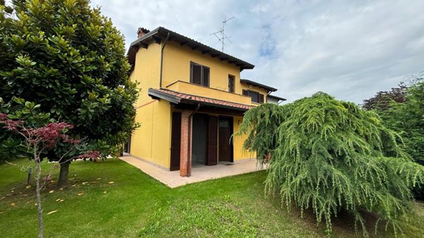 casa indipendente in vendita a Portalbera