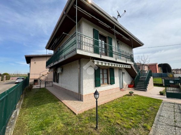 casa indipendente in vendita a Portalbera