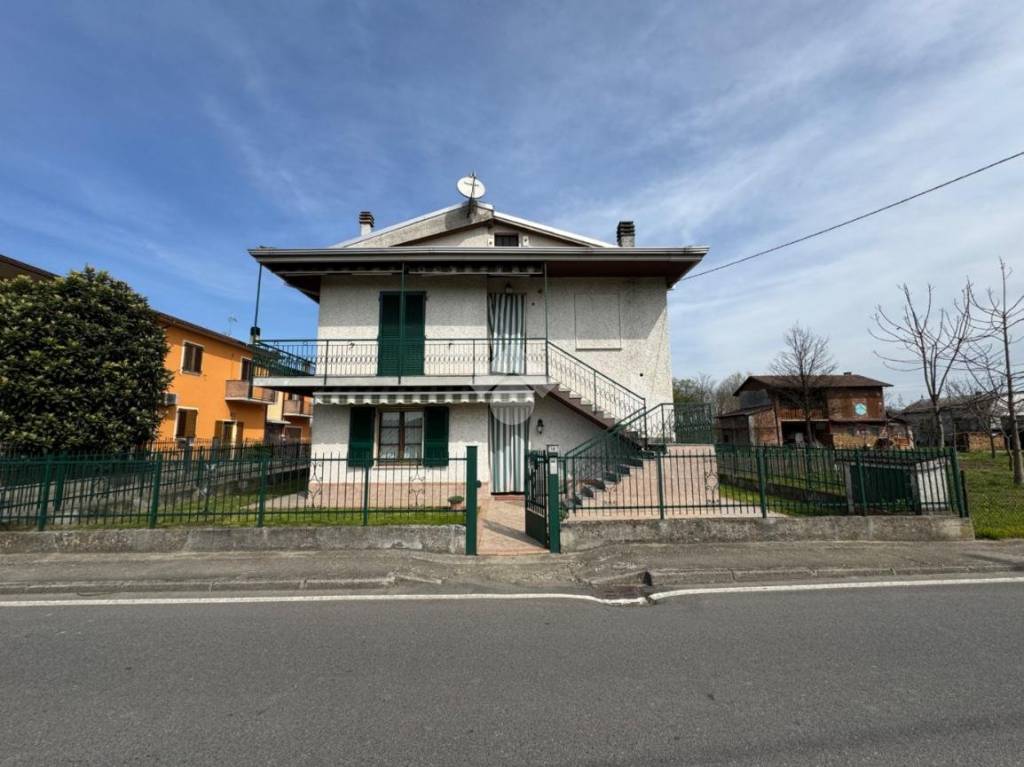 casa indipendente in vendita a Portalbera