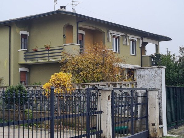 casa indipendente in vendita a Portalbera in zona San Pietro