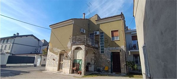 casa indipendente in vendita a Portalbera in zona San Pietro