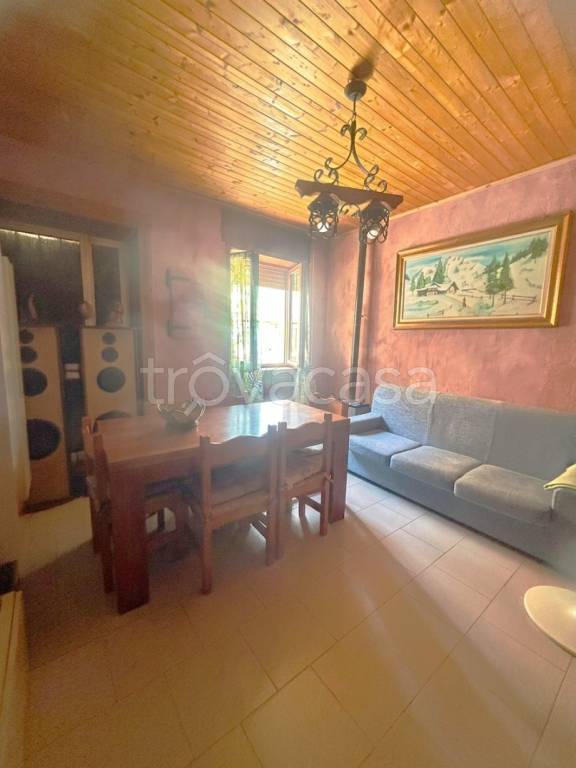 casa indipendente in vendita a Portalbera in zona San Pietro