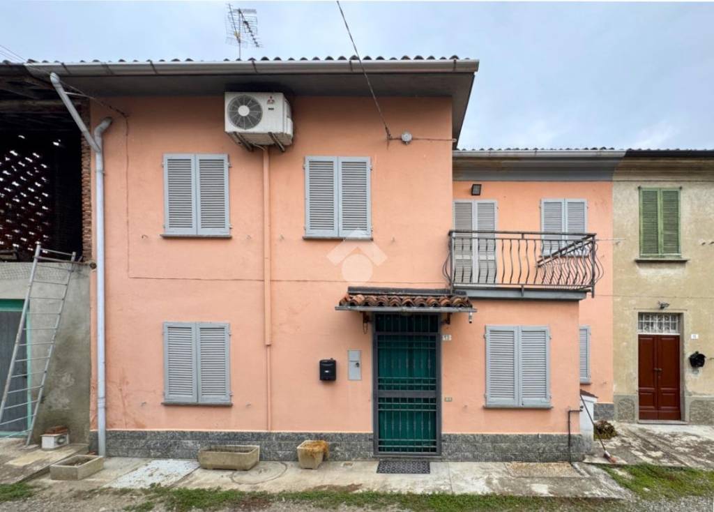 casa indipendente in vendita a Portalbera in zona San Pietro