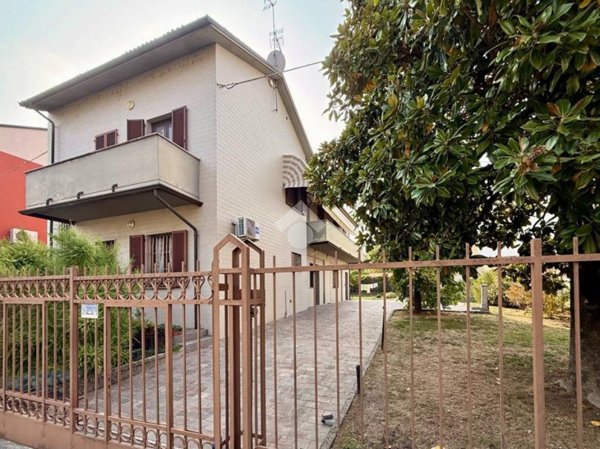 casa indipendente in vendita a Portalbera in zona San Pietro