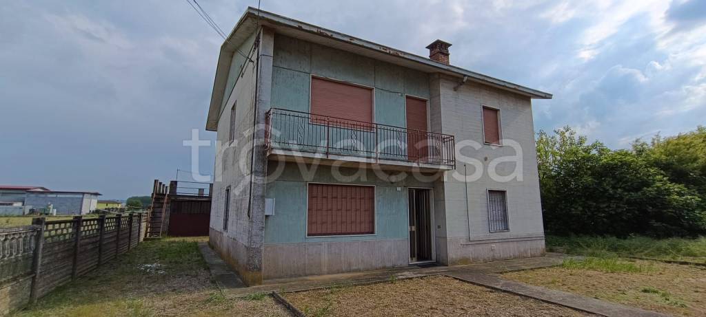 casa indipendente in vendita a Rea