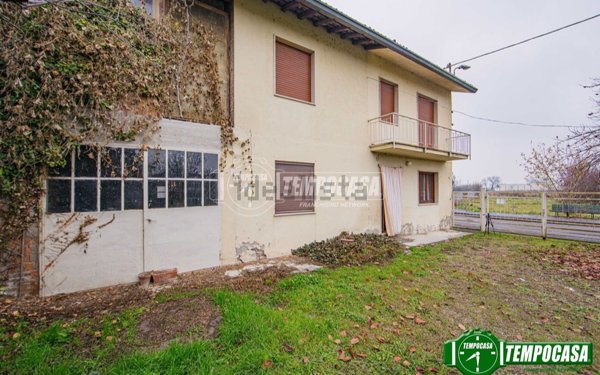 casa indipendente in vendita a Rea