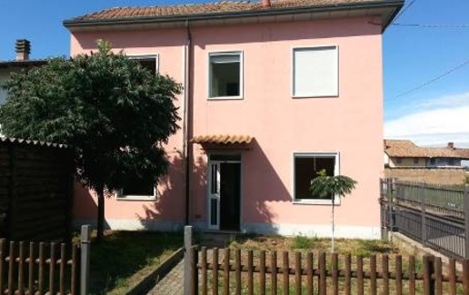 casa indipendente in vendita a Rea