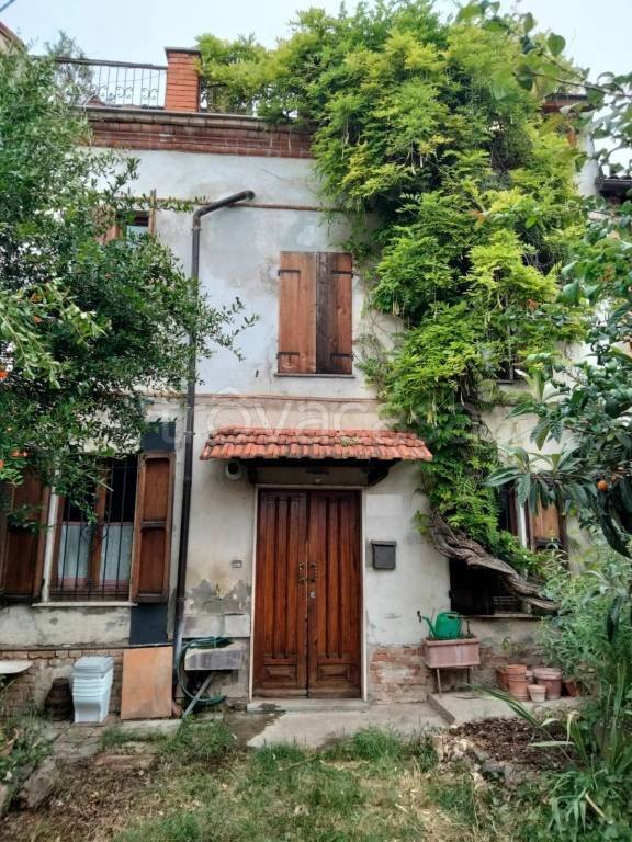 casa indipendente in vendita a Redavalle