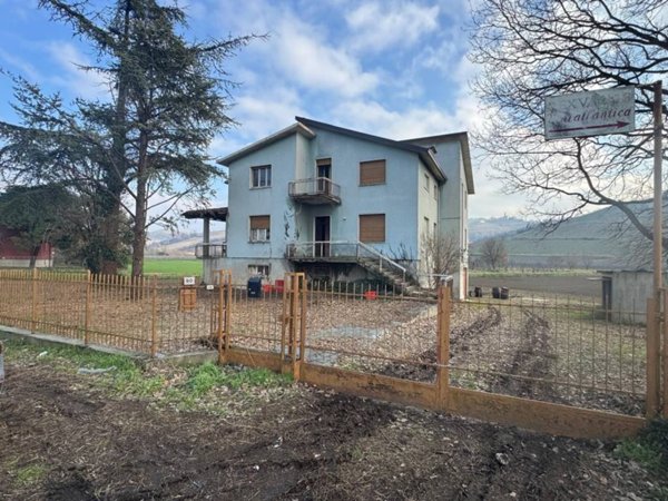 casa indipendente in vendita a Redavalle