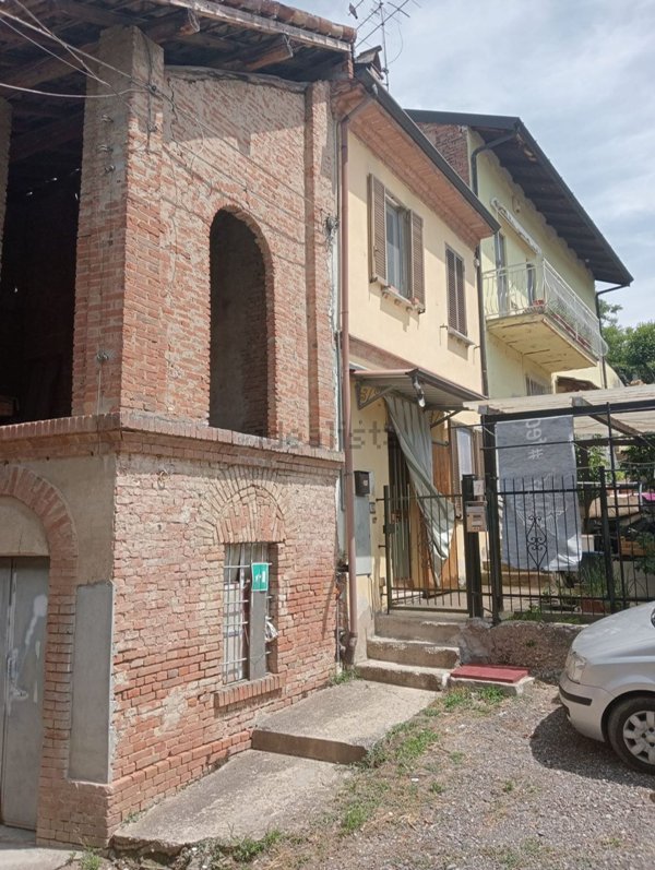 casa indipendente in vendita a Redavalle in zona Casa Ramati