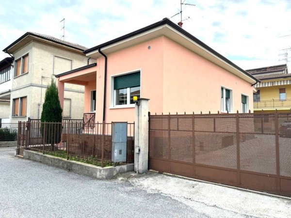 casa indipendente in vendita a Retorbido