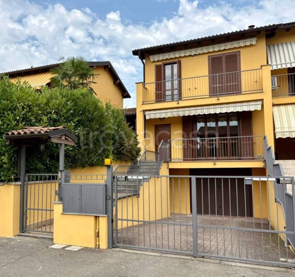 casa indipendente in vendita a Retorbido