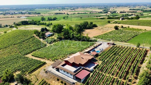 casa indipendente in vendita a Retorbido
