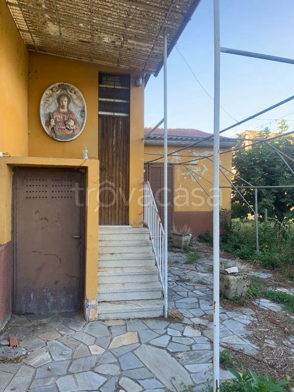 casa indipendente in vendita a Retorbido in zona Garlassolo di Sopra