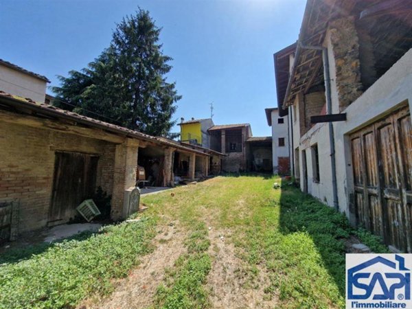casa indipendente in vendita a Retorbido in zona Garlassolo di Sopra